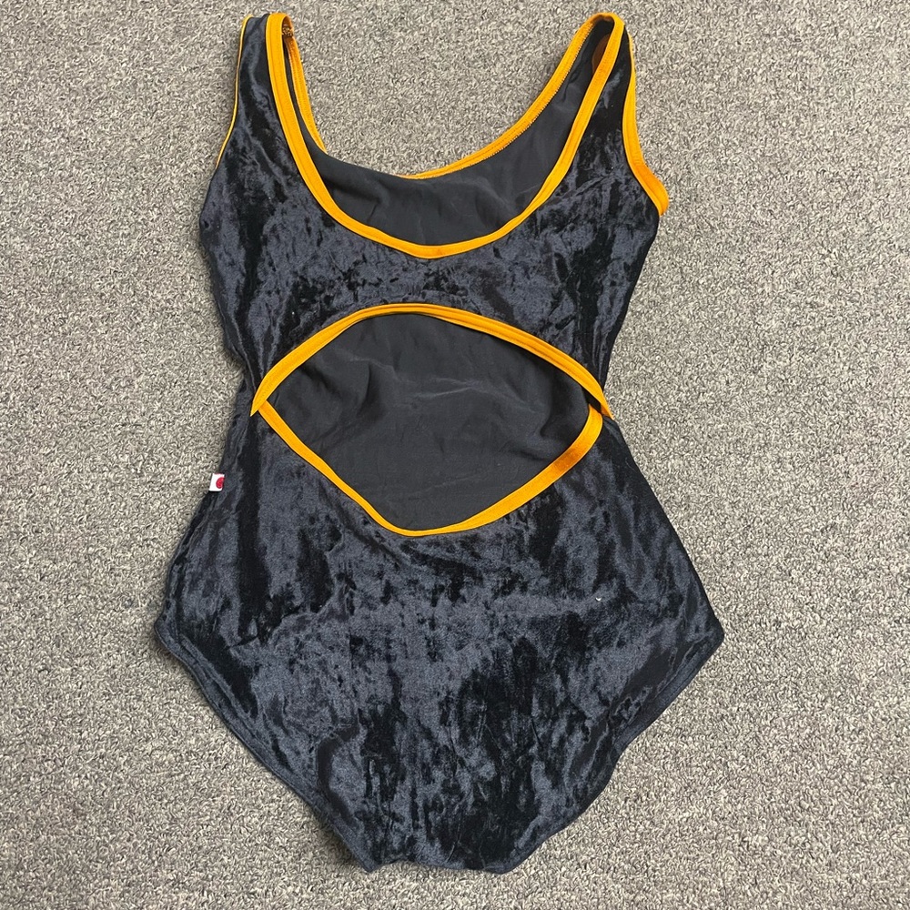 Black velvet Yumiko leotard 🖤